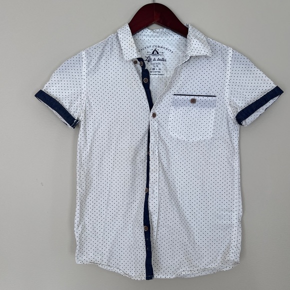 White 100% cotton with polka dots button down shirt with short sleeve. Size 9/10 - Picture 1 of 7